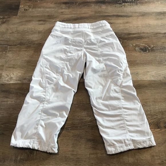 🍁50% Off Sale 🍁 Lululemon Studio Crop *Liner - Picture 2 of 16